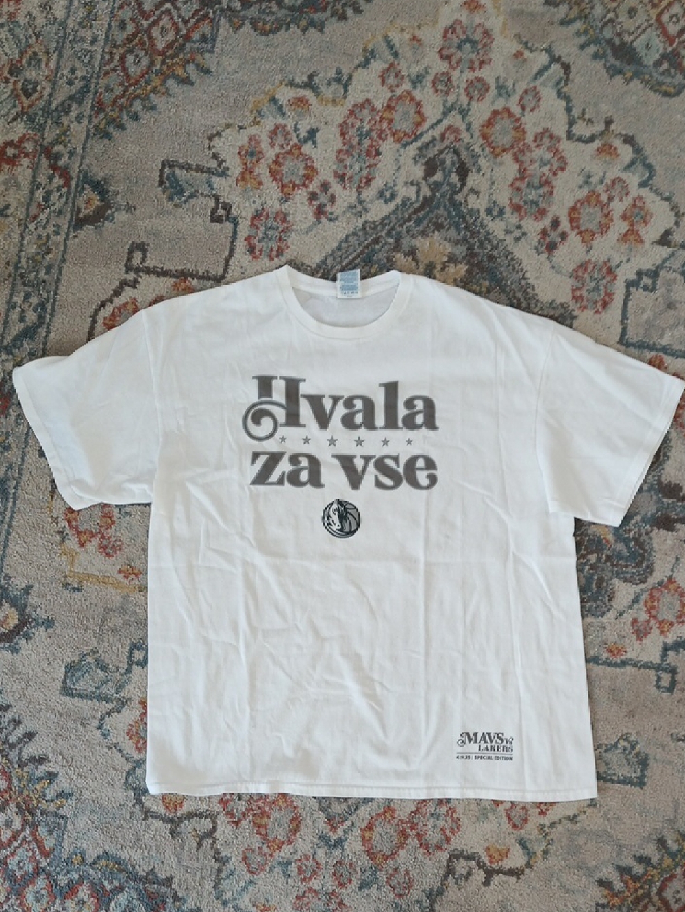 Men's Mavericks 'Hvala za vse' White Graphic T-Shirt